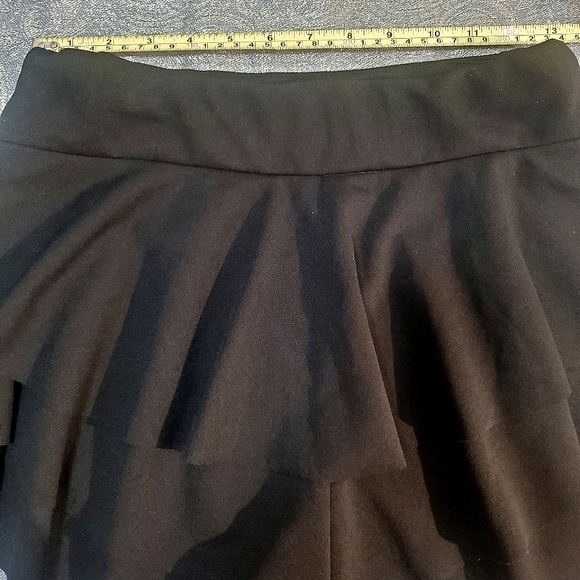 Black Skort (Skirt with shorts) - Picture 6 of 7